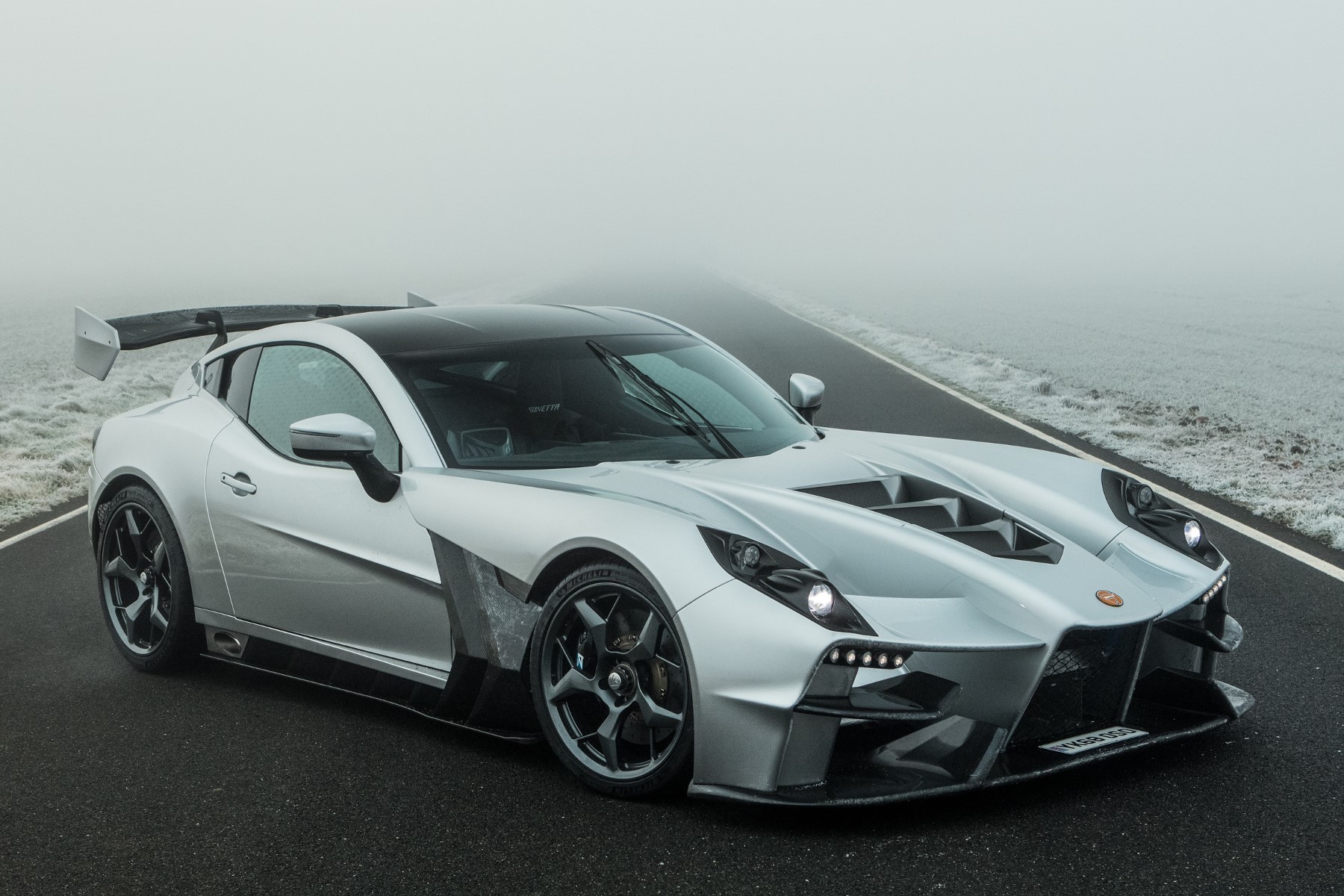 Ginetta Akula (2020) : 3/4 avant droit gris