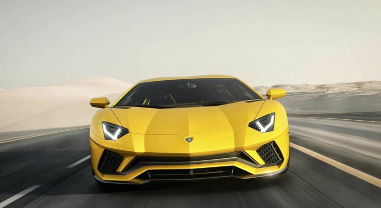 Lamborghini Aventador S (2017) : avec un petit restylage en prime