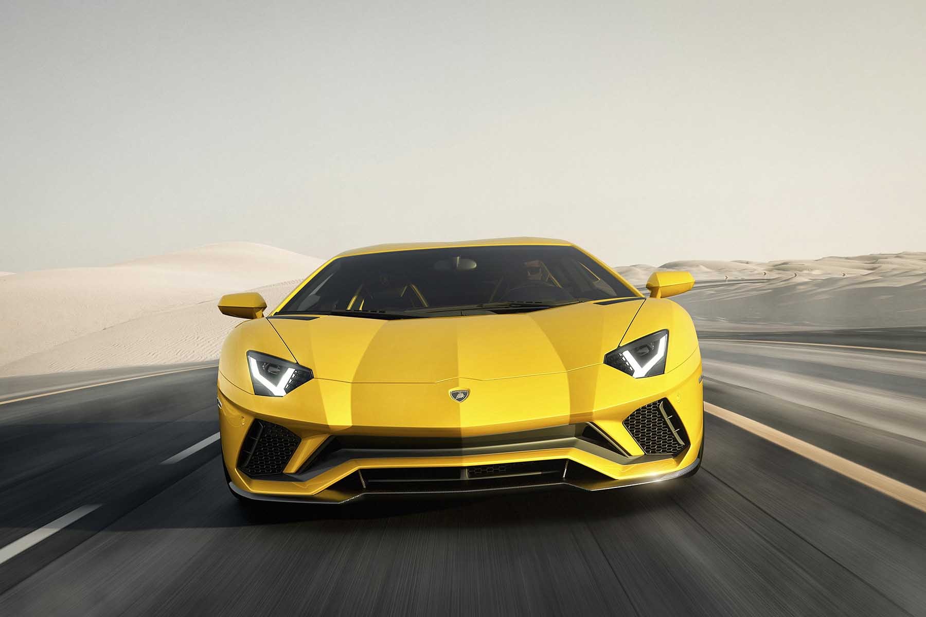 Lamborghini Aventador S (2017) : avec un petit restylage en prime