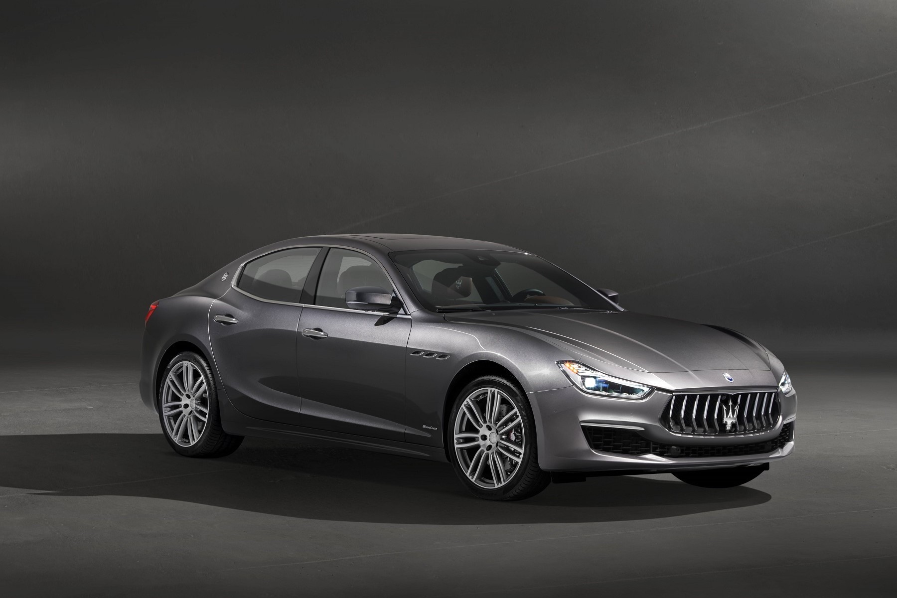 Maserati Ghibli (2017) : 3/4 avant droit gris