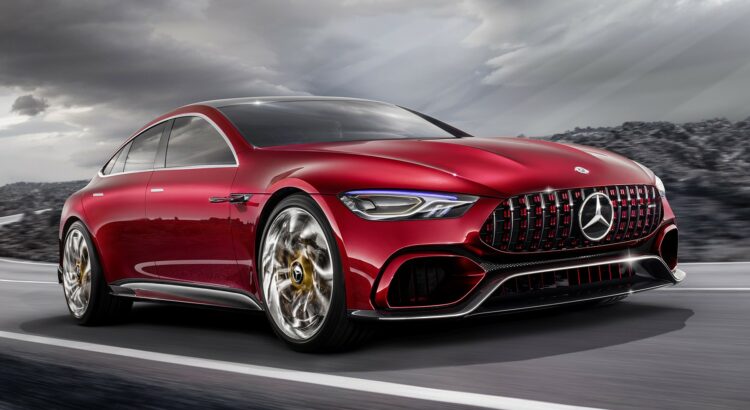 La Mercedes-AMG GT Concept (2017) est hybride. Sa puissance qui peut atteindre jusqu'à 600 kW (+ de 800 ch) lui permet de passer de 0 à 100 km/h en moins de 3 sec