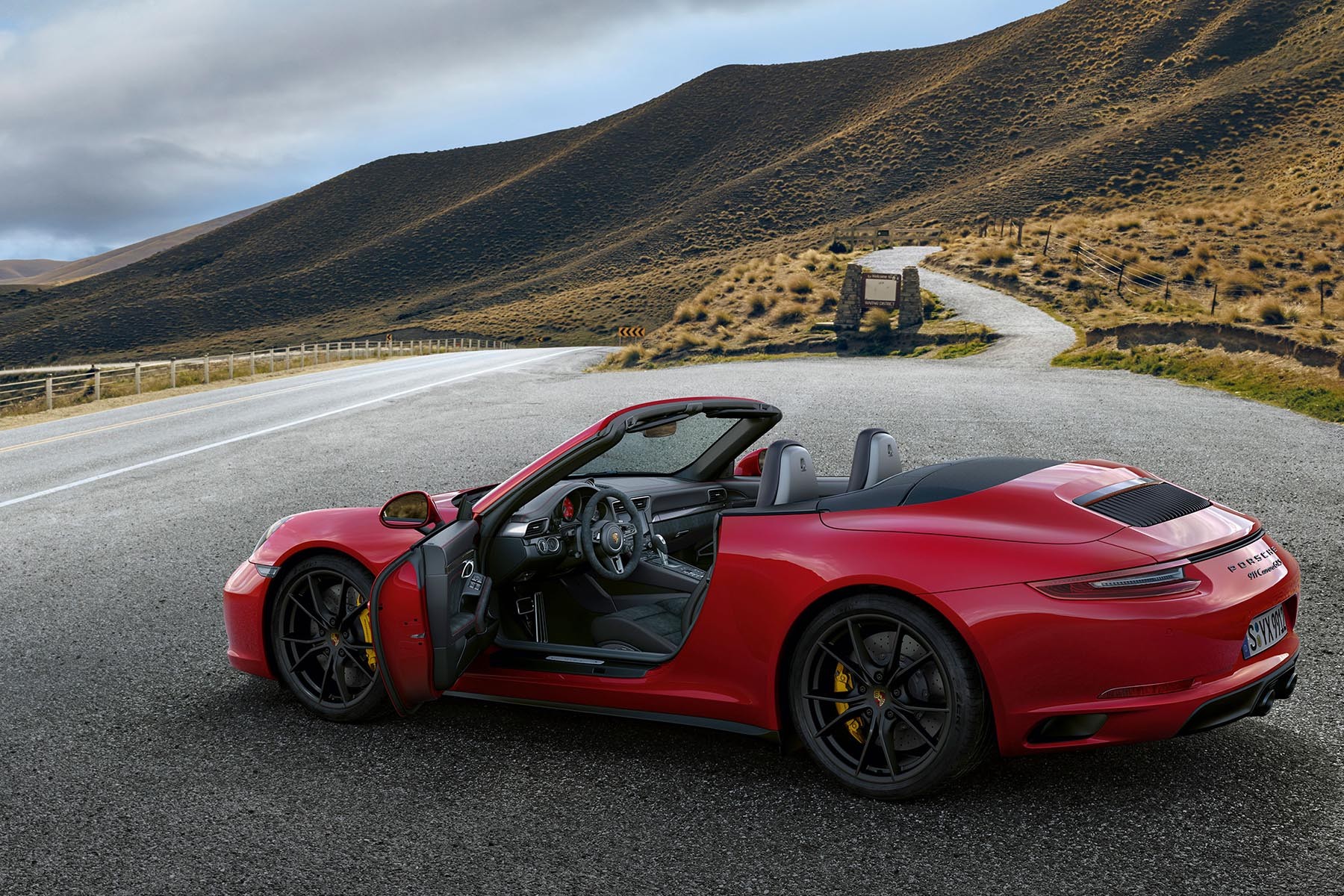 Porsche decapotable rouge clearance