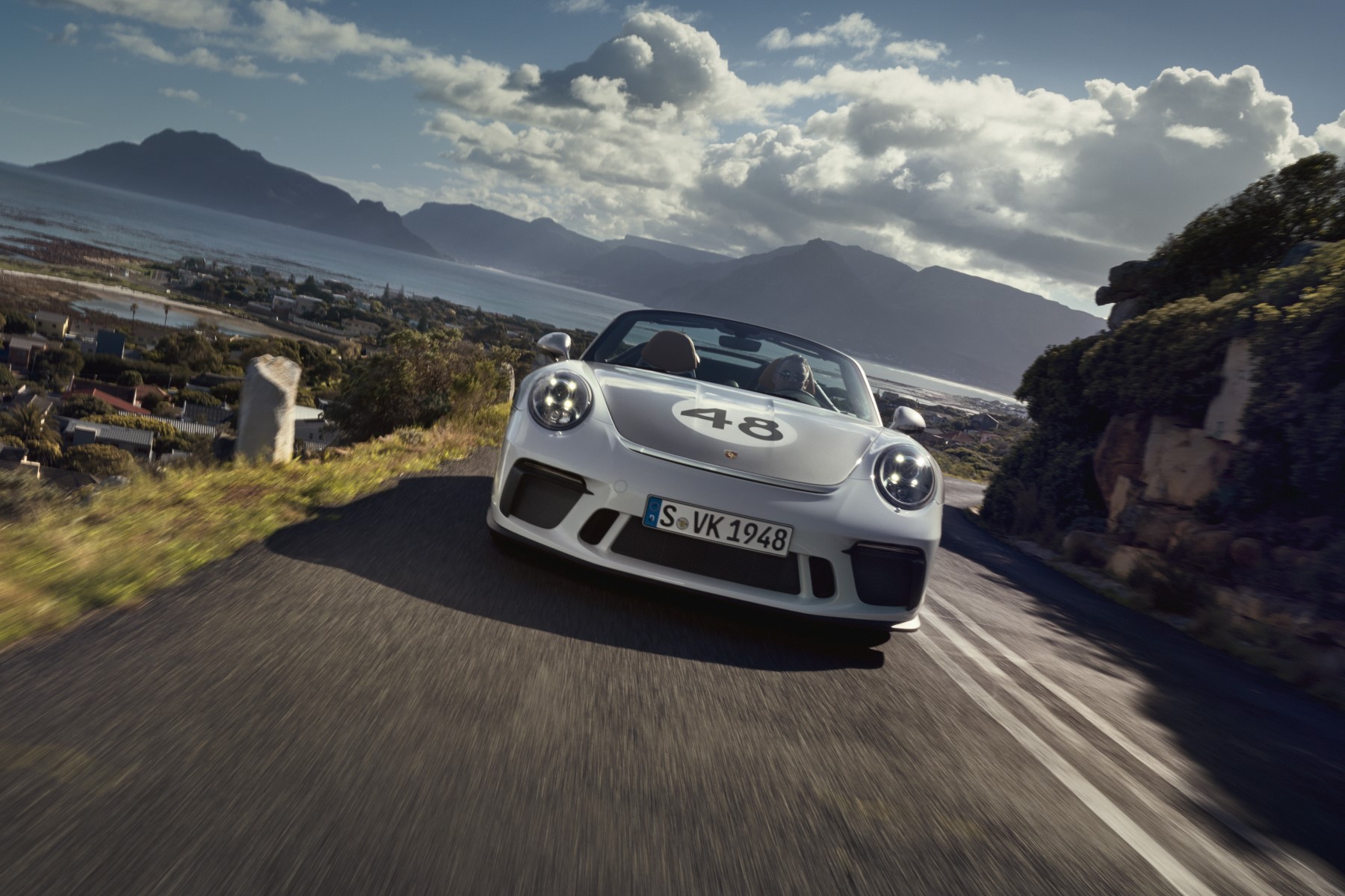 Porsche 911 Speedster (2019) : avant gris