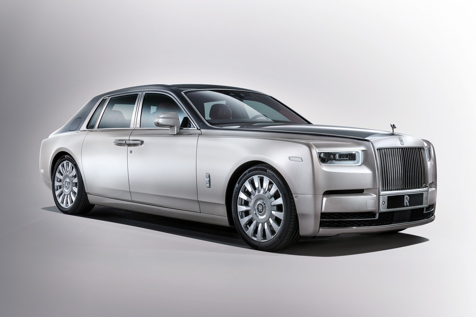 Rolls-Royce Phantom (2017) : 3/4 avant droit blanc
