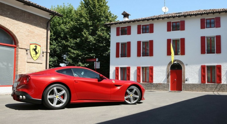 Ferrari F12berlinetta 6.0i V12 740    (Coupé)