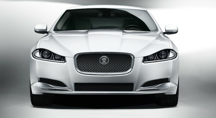 Jaguar XF 5.0i V8 Suralimenté 550   XFR-S (Berline)