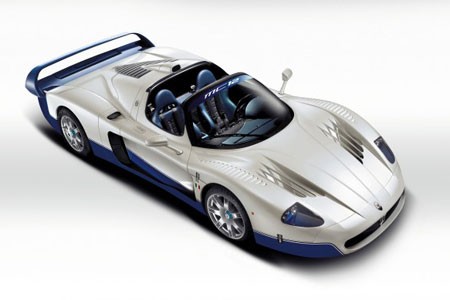 Bientôt une remplaçante pour la Maserati MC12 ?