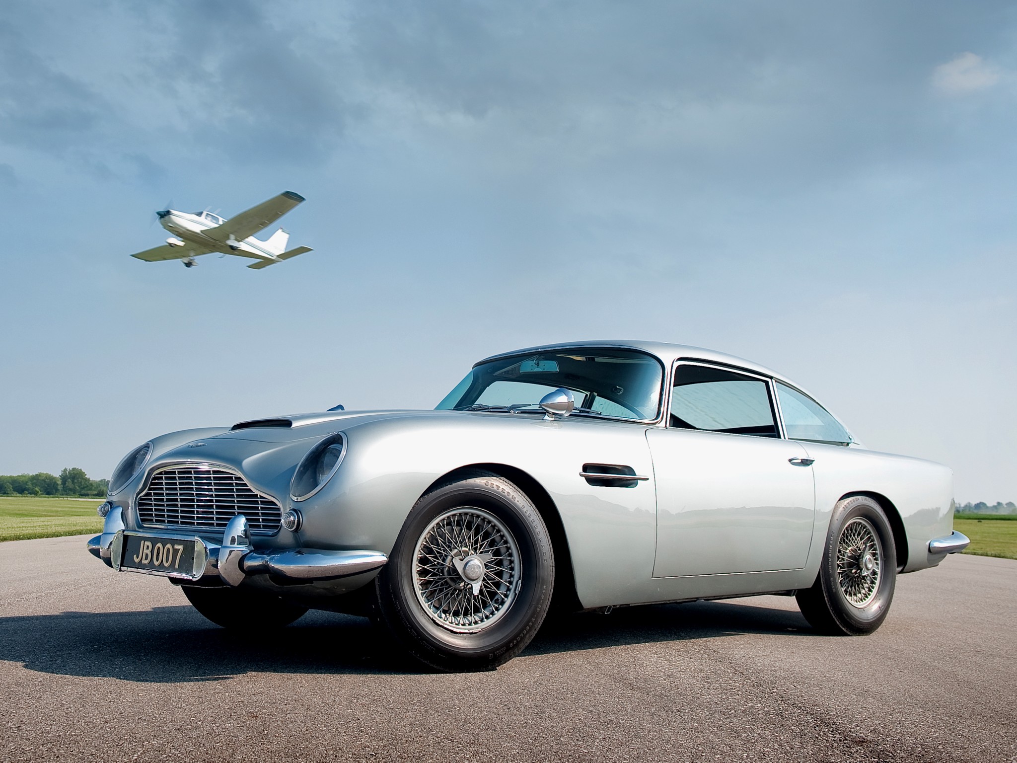 Aston Martin DB5 (1963-1965)