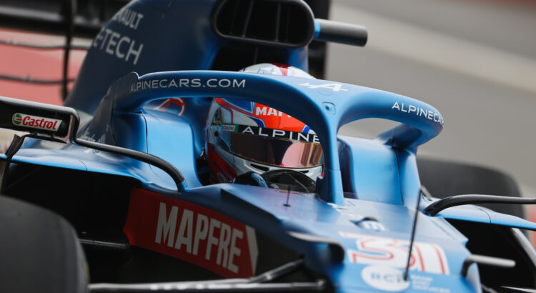 Découvrez en vidéo les premiers cris poussés par l'Alpine A521 sur le circuit de Silverstone.