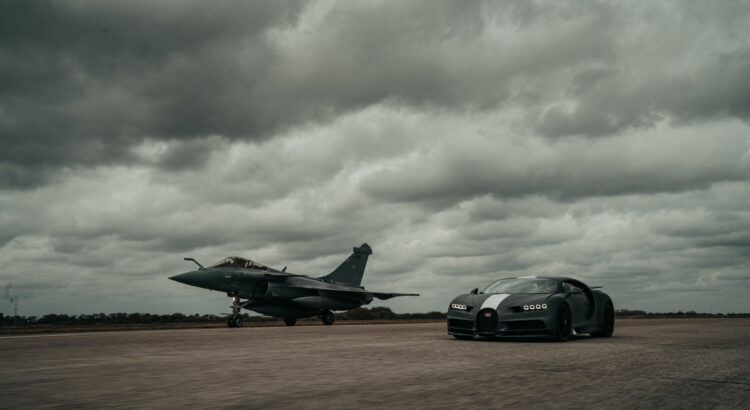 Bugatti Chiron Sport VS. Dassault Rafale Marine : un duel au sommet !