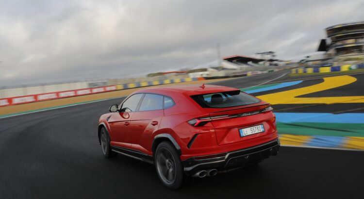Lamborghini Urus (2021)