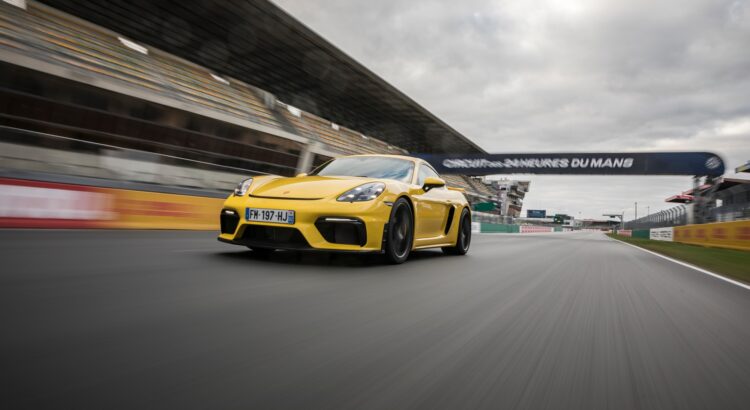 Porsche 718 Cayman GT4 (2021) : on l'a testée au Mans (Supertest en vidéo)
