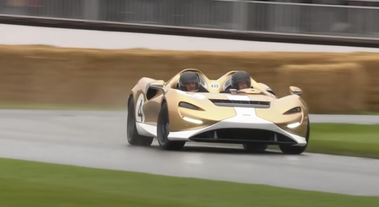 Cette McLaren Elva danse sur le mouillé de Goodwood (+ vidéo)