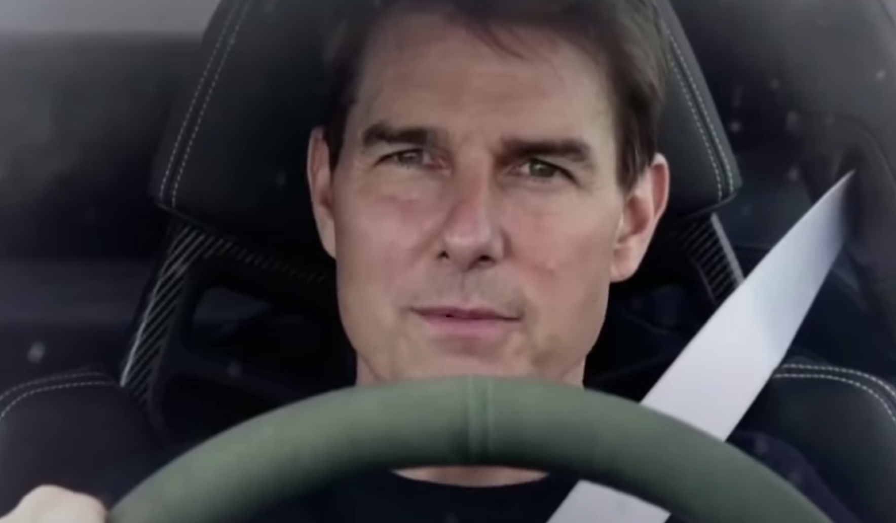 Tom Cruise au volant d'une Porsche 911 GT3 à Silverstone...