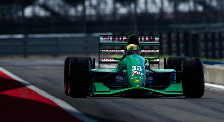 Mick Schumacher a testé la Jordan 191, la première F1 de son père, à Silverstone