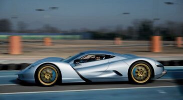 Une aspark owl vu de c&ocirc;t&eacute;