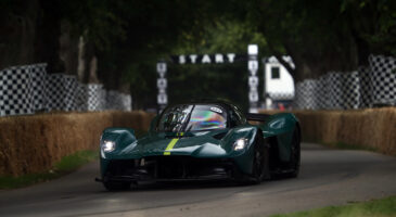 Aston Martin Valkyrie AMR V12