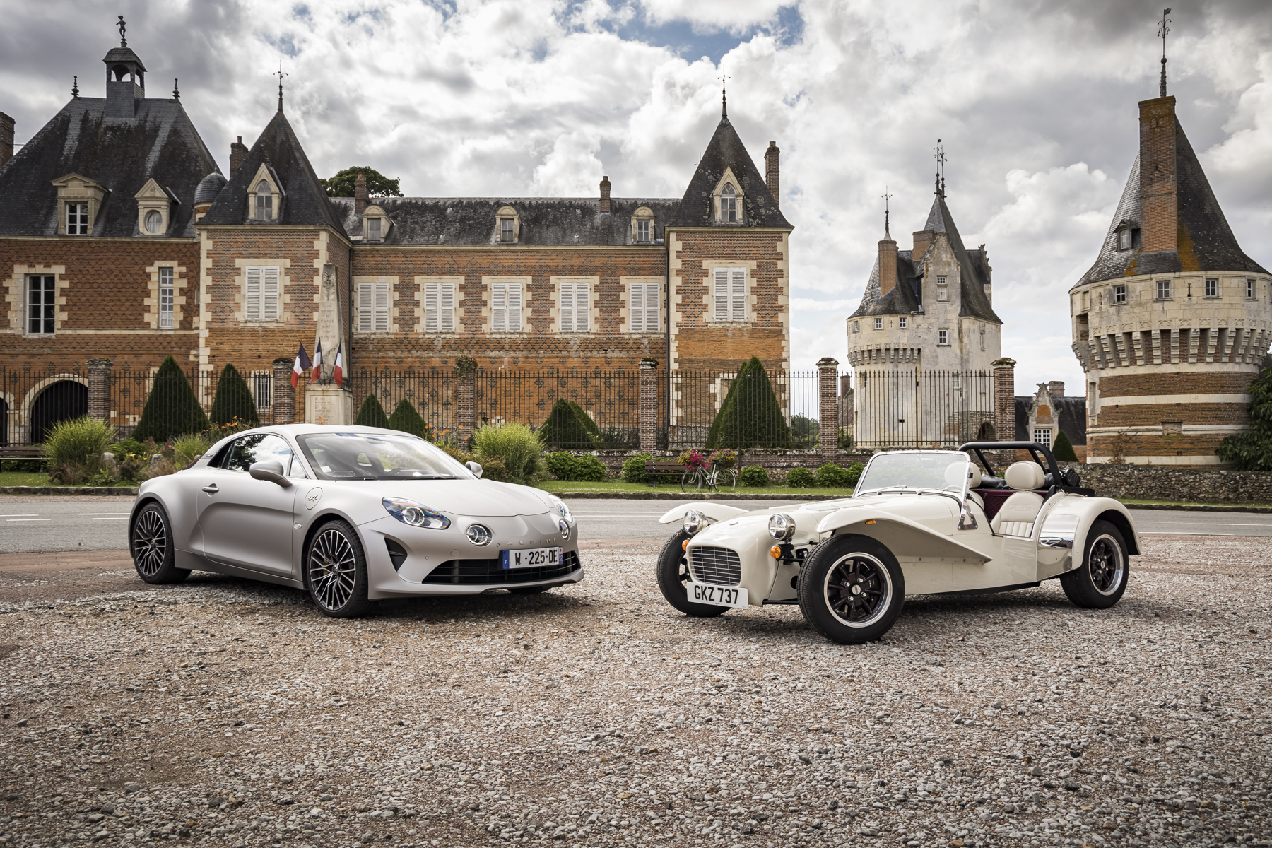 A110 S Légende GT vs Seven Super 1600