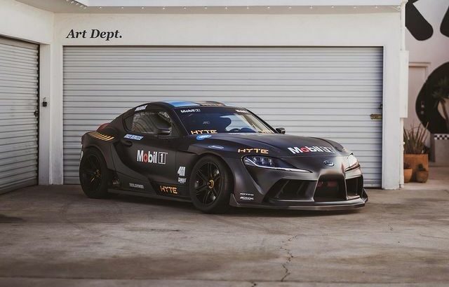 Voici une Toyota Supra avec un V10 dérivé de F1 sous le capot ! (+ vidéo!)