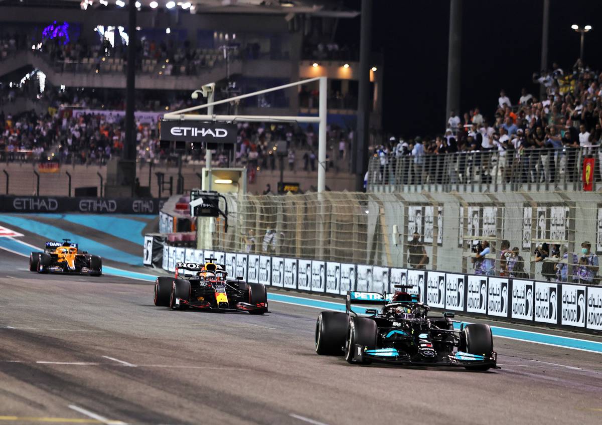 verstappen et hamilton à Abu Dhabi