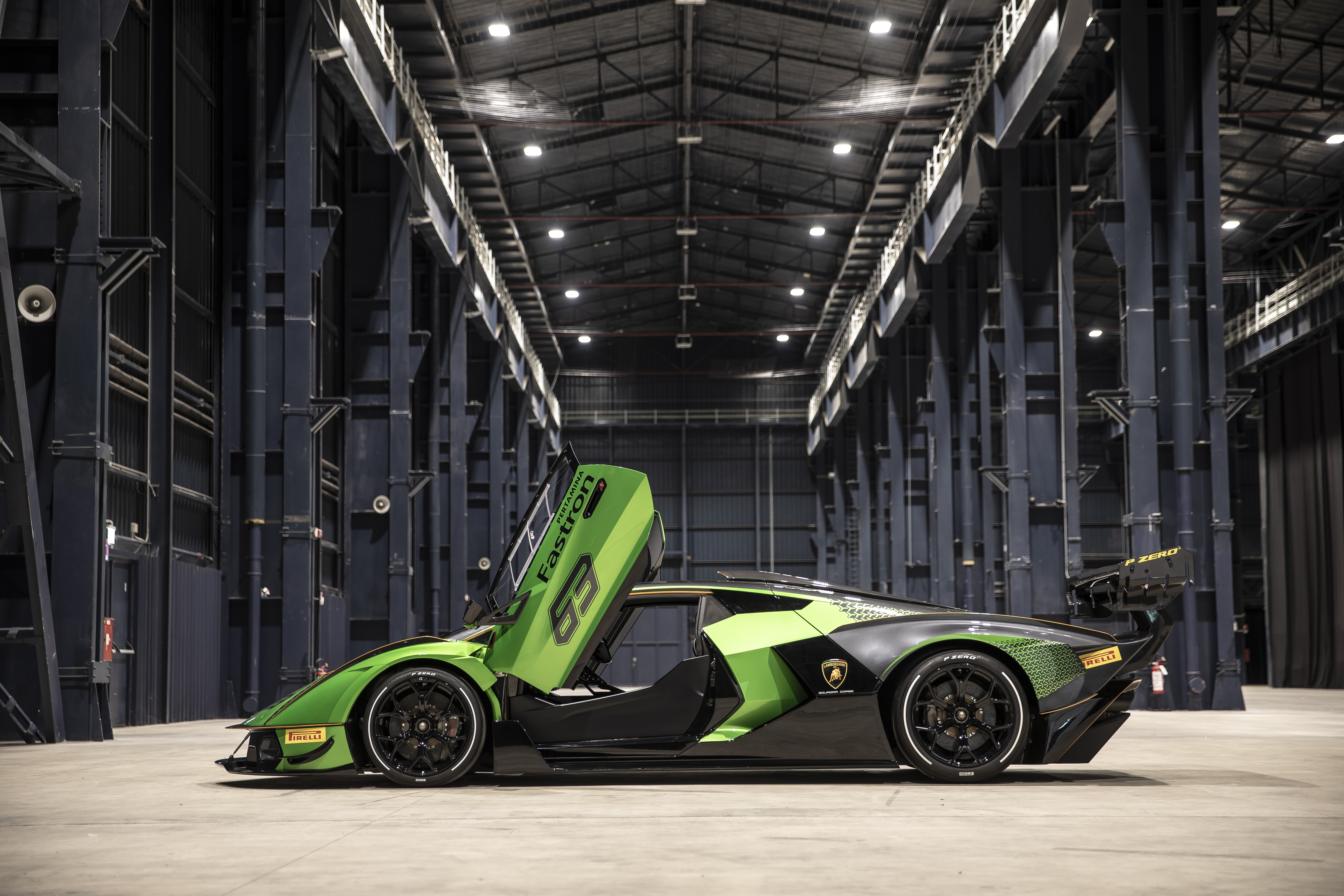lamborghini scv12 verte profil