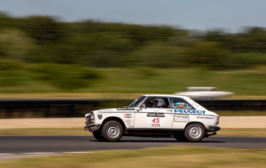 Peugeot Coupé 204 Tour Auto 2022