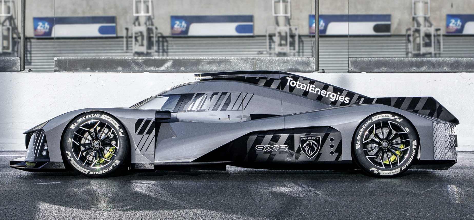 Reportage : en test avec la Peugeot 9X8, la nouvelle Hypercar du Lion