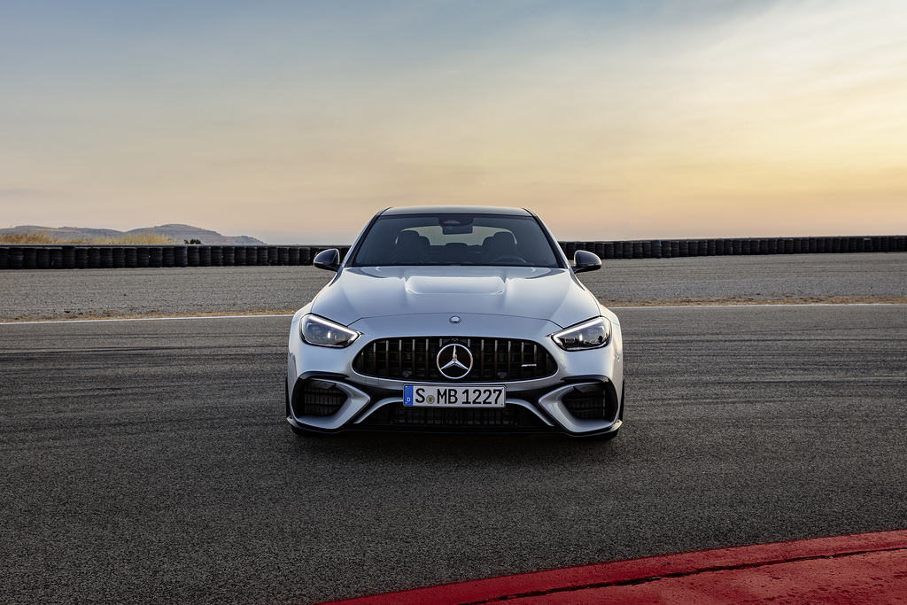 Mercedes-AMG C 63 S E Performance (2022)
