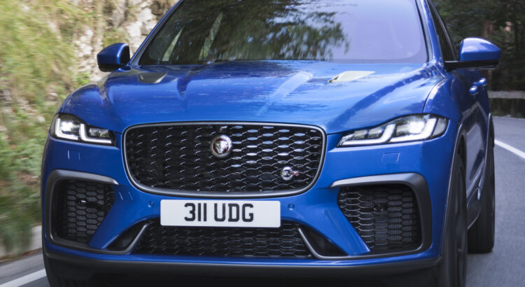 Jaguar F-Pace SVR (550 ch) : 286 km/h