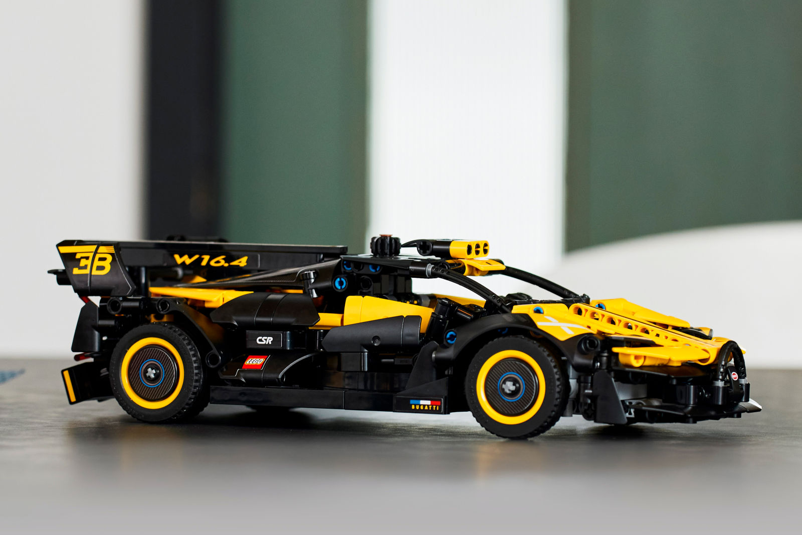 Bugatti Bolide LEGO 2023
