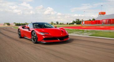 Ferrari SF90 restyl&eacute;e ("Evolution")