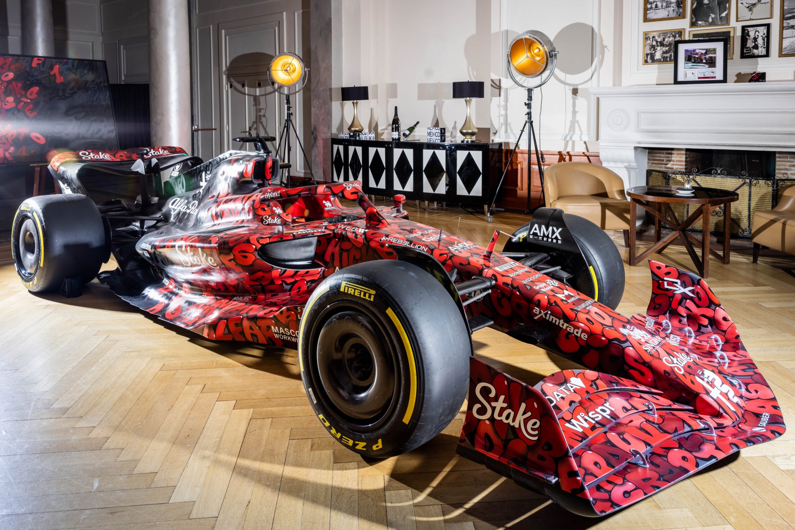 Alfa Roméo x Boogie s'associent pour créer une œuvre d'art. 