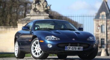 Jaguar XKR V8, ann&eacute;e 2000