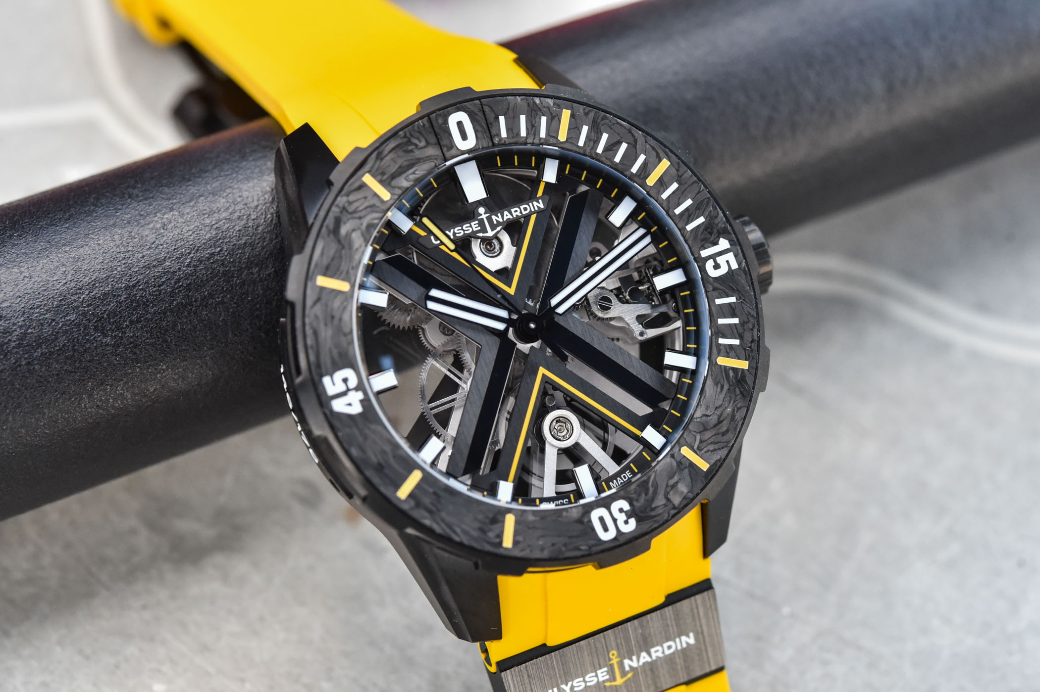 ulysse-nardin-diver-x-skeleton-black-carbonium-limited-edition