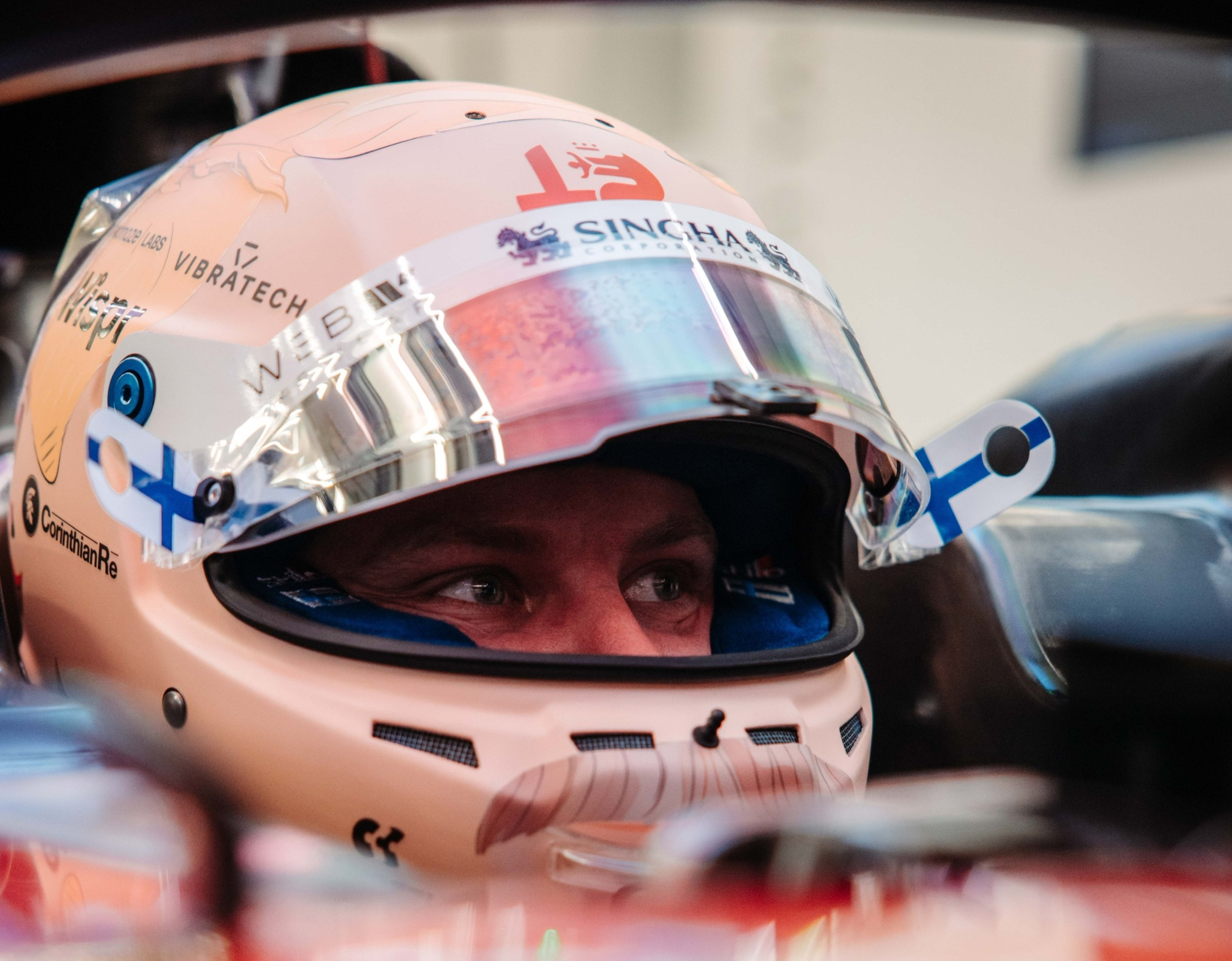 Valtteri Bottas nouveau casque moustache 2023