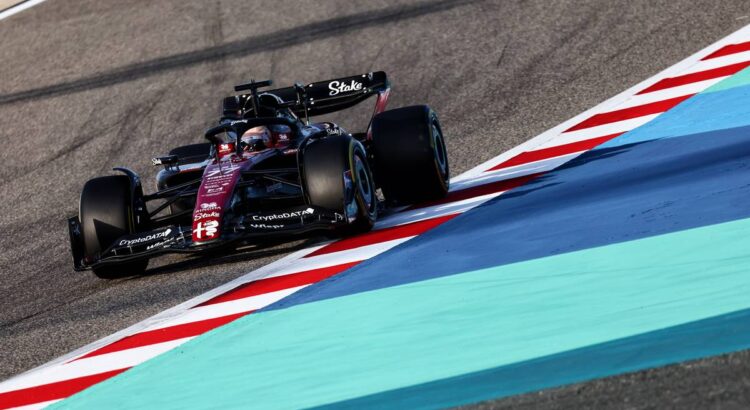 F1 - Valtteri Bottas dévoile un nouveau casque... à moustache !