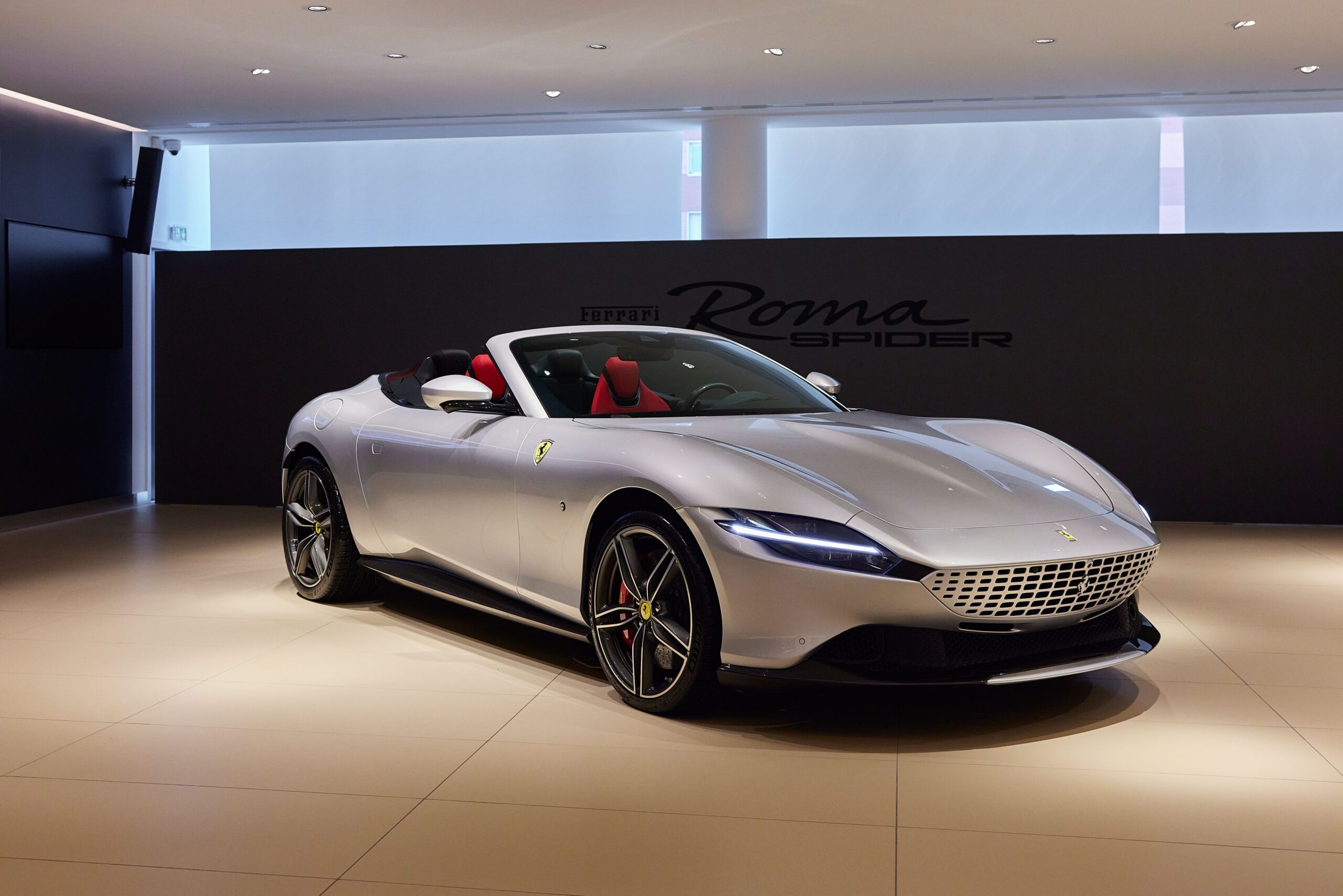 Ferrari Roma Spider