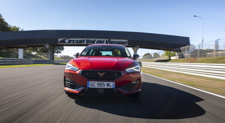 Cupra Leon VZ 300 (2023)