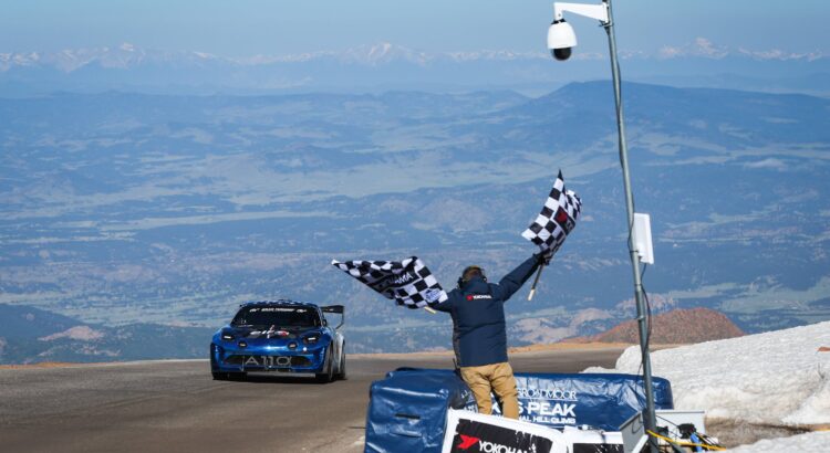 Pikes Peak 2023 : Alpine frappe fort pour sa première montée ! (+ vidéo)