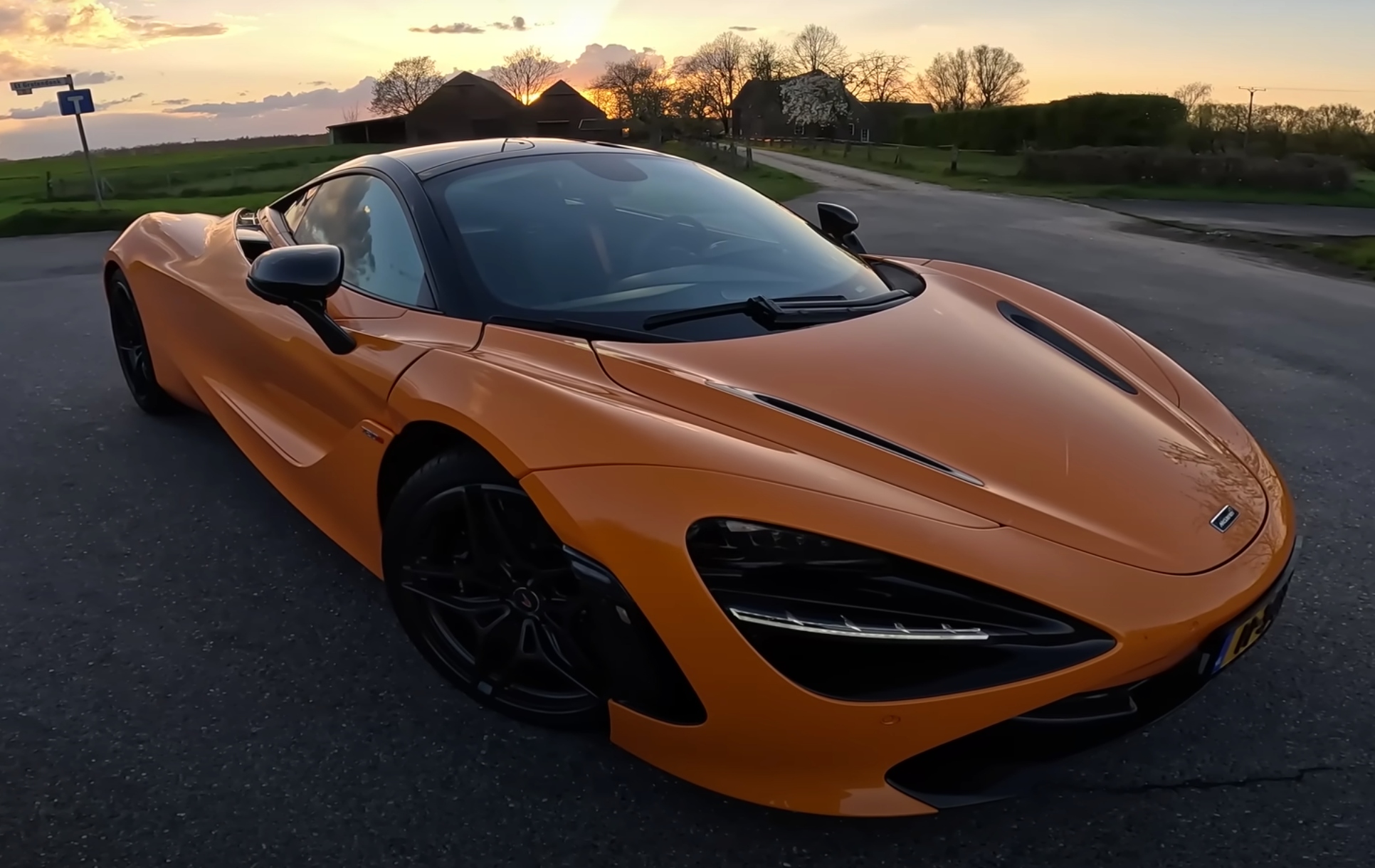 McLaren 720S autobahn