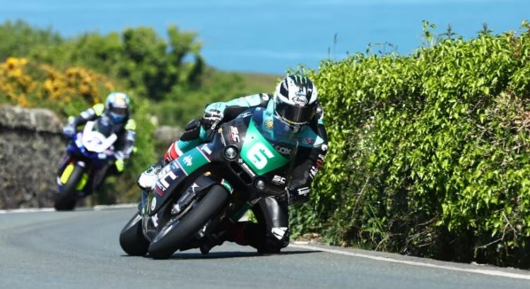 Michael Dunlop dans la légende du Tourist Trophy de l'Ile de Man