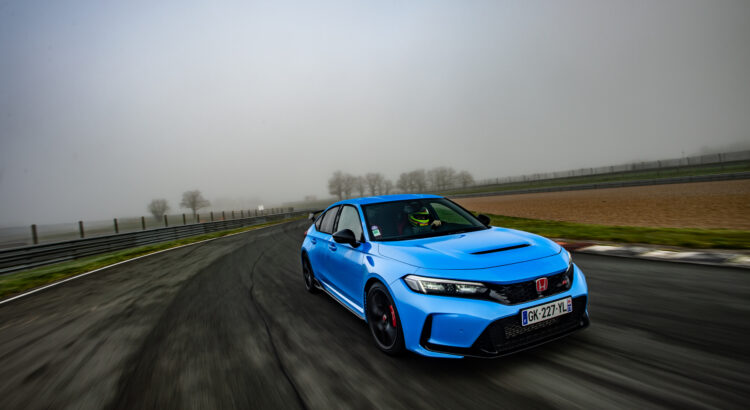 VIDEO - Honda Civic Type R : notre "Tour Chrono" d'enfer sur le Circuit du Vigeant !