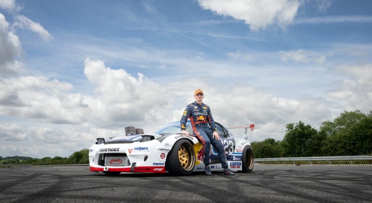  Quand Max Verstappen s'amuse au drift dans une Mazda RX-7 ! (En vidéo) 