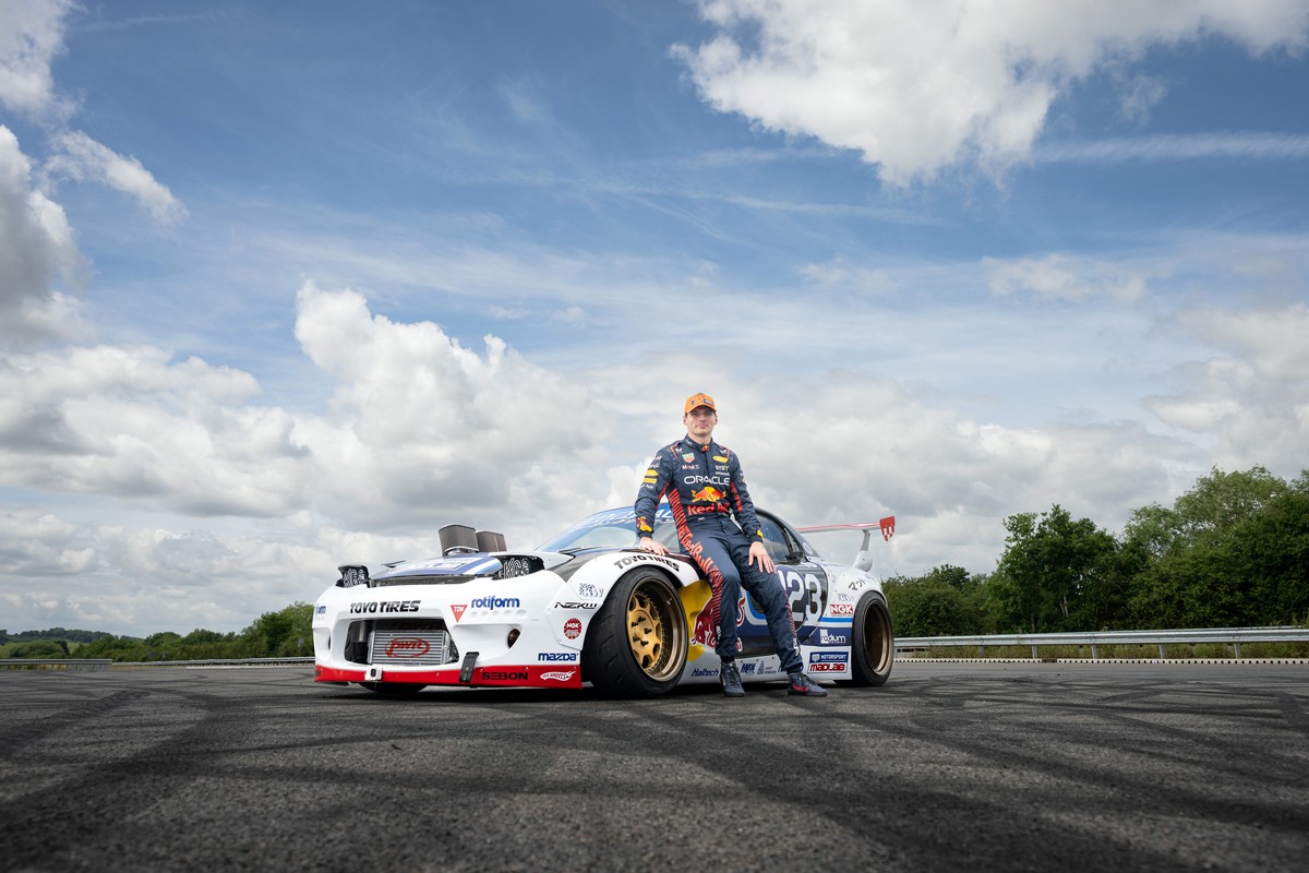 Max Verstappen drift Mazda RX-7