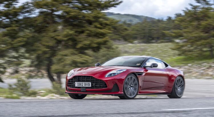 Essai - Aston Martin DB12 : un bon en avant en performances et efficacité !
