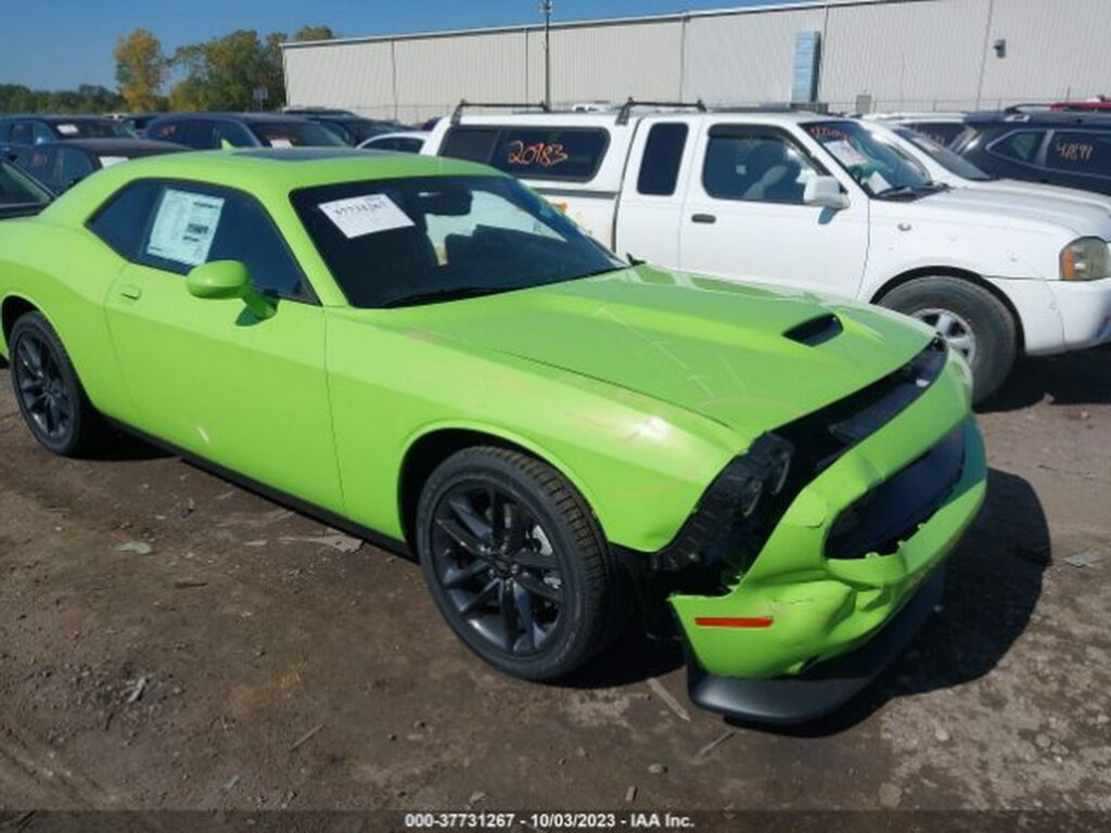 Dodge Challenger et Charger broyées peu kilomètres