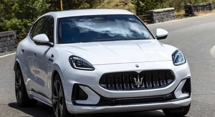 Maserati Grecale Folgore (2024) : combien coûte le nouveau SUV électrique ? (+ tarifs)