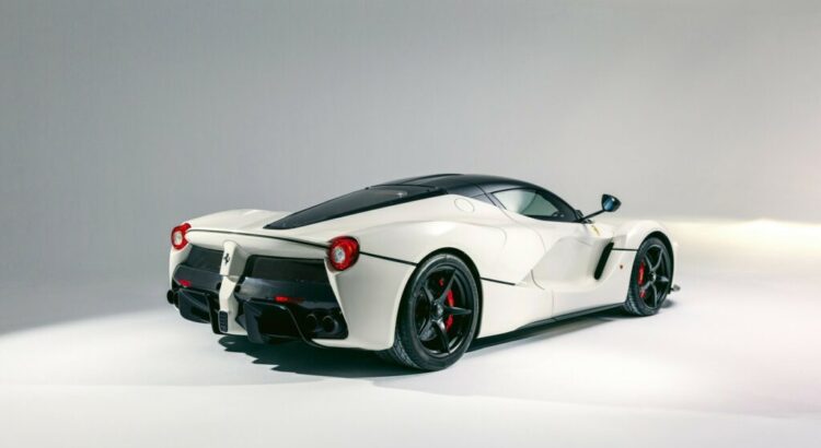 Enchères : cette Ferrari LaFerrari affiche moins de 14 kilomètres