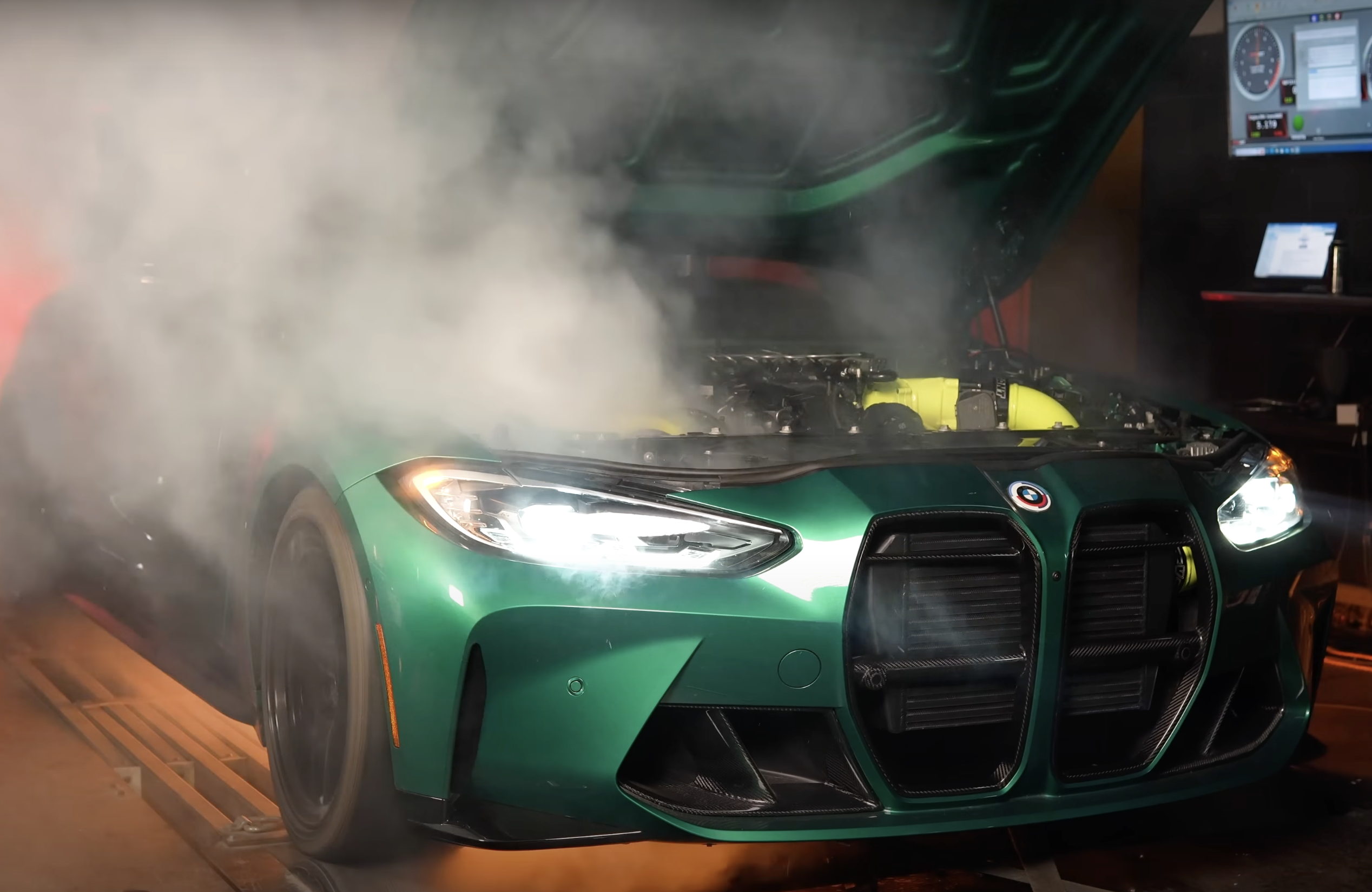 BMW M4 explose banc d'essai