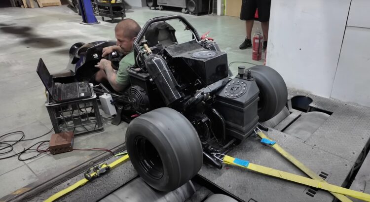 Ultra-modifié, ce kart crache une puissance enflammée de 800 chevaux ! (+ vidéo)